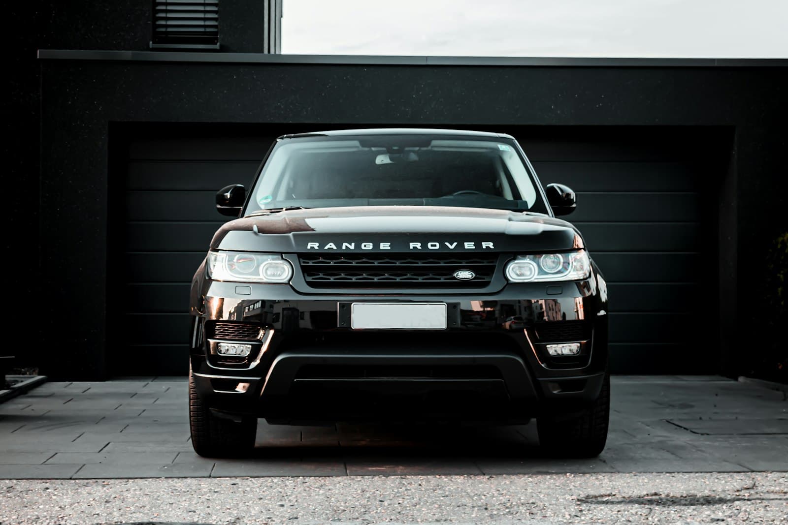 Affordable private taxi Dubai chauffeur vehicle ready for booking